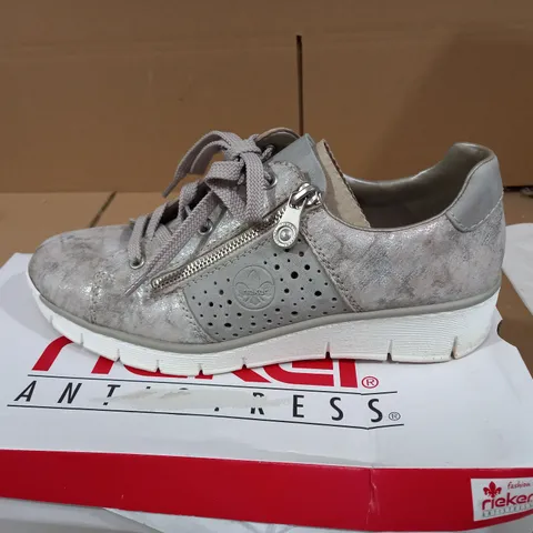 RIEKER WEDGE TRAINER WITH SPARKLE DETAIL SIZE 6.5