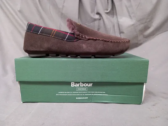 BOXED PAIR OF BARBOUR MONTY SLIPPERS IN BROWN SUEDE UK SIZE 8