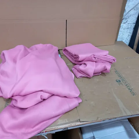 PAIR OF PINK THERMAL CURTAINS