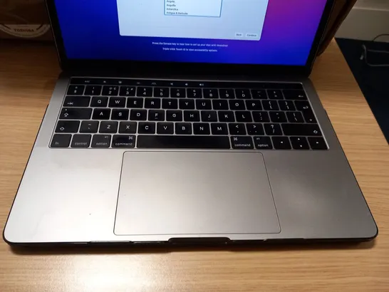 APPLE MACBOOK A1706 2.8GHZ I5 8GB RAM 256 GB RAM 