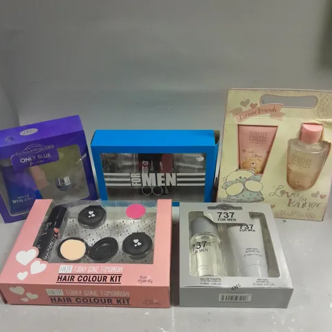 APPROXIMATELY 15 ASSORTED BEAUTY GIFT SETS TO INCLUDE 737 FOR MEN, FOREVER FRIENDS, ONLY BLUE ETC - COLLECTION ONLY 