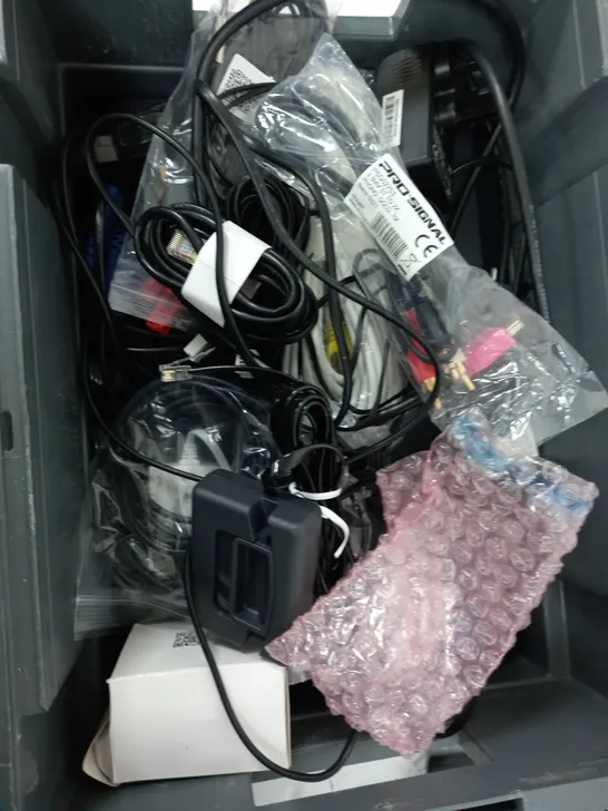 BOX OF APPROXIMATELY 10 ASSORTED ITEMS TO INCLUDE - KAICO LINE DOUBLER, SKY BOX, REMOTE ETC