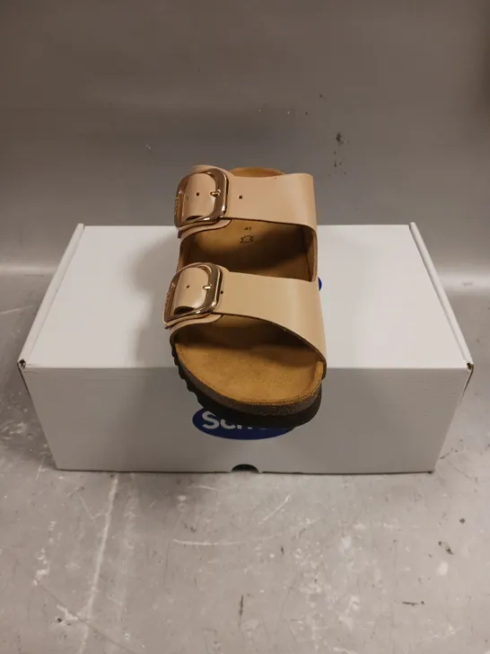 BOXED PAIR OF SCHOLL LEATHER SOFTSTEP OPEN TOE SHOES - 7