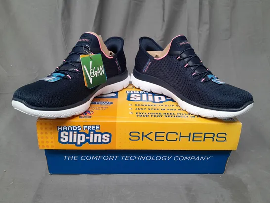 BOXED PAIR OF SKECHERS SLIP-INS SHOES IN NAVY UK SIZE 5