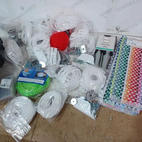 ASSORTED ITEMS TO INCLUDE: HARRIS PAINT BRUSH SET, PAIR OF ZING KITCHEN TOWELS, QUANTITY OF FITTING SETS 