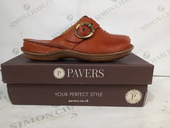 BOXED PAIR OF PAVERS SHOES IN BROWN EU SIZE 38