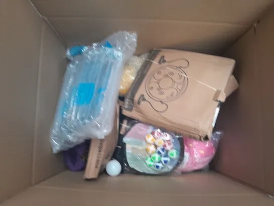 BOX OF APPROX 15 ASSORTED TOYS AND GAMES TO INCLUDE - TEDDIES, JIGSAWS AND DRINKING GAME