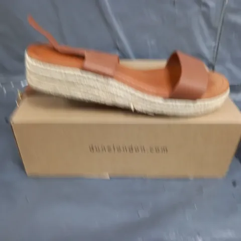 BOXED PAIR OF DUNE LAYER WEDGE SANDALS SIZE 7