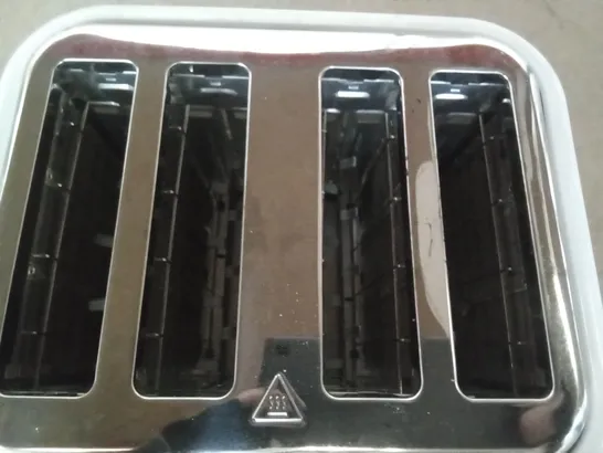 BOXED DĒLONGHI FOUR SLICE TOASTER