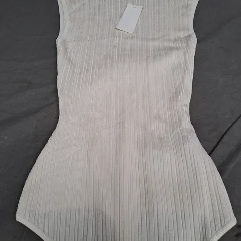 ABERCROMBIE & FITCH WHITE STRECH BODY SUIT - MEDIUM