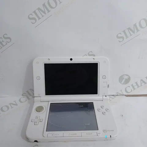 NINTENDO 3DS XL IN WHITE