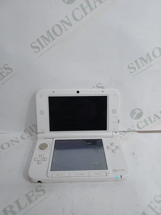 NINTENDO 3DS XL IN WHITE