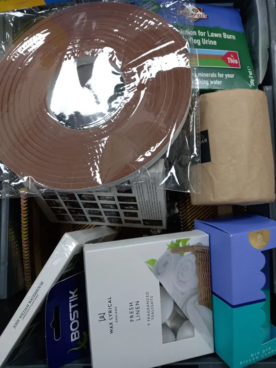 BOX OF APPROXIMATELY 10 ASSORTED ITEMS TO INCLUDE - CANDLES, SEALING TAPE, GLU DOTS ETC