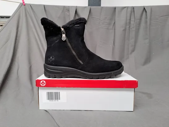 BOXED PAIR OF RIEKER CUFF DETAIL WATER RESISTANT BOOTS IN BLACK - SIZE 6