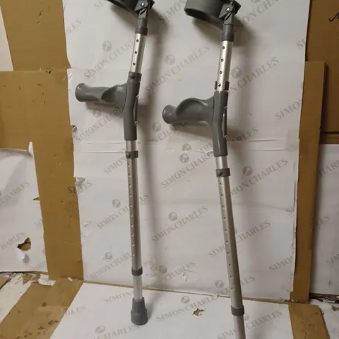 NRS HEALTHCARE DOUBLE ADJUSTABLE CRUTCHES