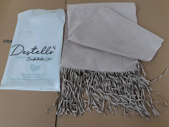 LOT OF 7 BRAND NEW DESTELLO SCARFS IN NUDE RRP £0