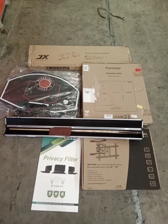 PALLET OF ASSORTED ITEMS INCLUDING PRIVACY FILTER, SNOOKER CUE, DOOR FRAME PULL UP BAR, BASKETBALL HOOP, LOW PROFILE DOUBLE ARM MOUNT, INDUCTION HOB