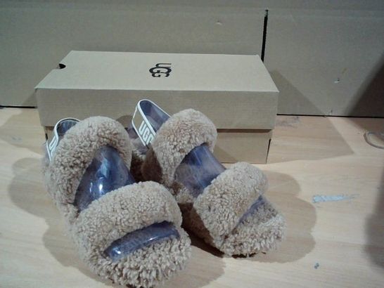 BOXED PAIR OF UGG SLIPPERS CHESTNUT SIZE 6