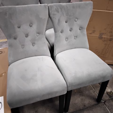 SET OF FOUR DESIGNER GREY FABRIC BUTTONED BACK UPHOLSTERED DINING CHAIRS 