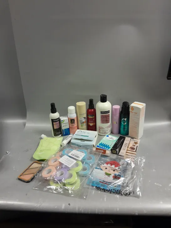 BOX OF APPROXIMATELY 15 COSMETIC ITEMS TO INCLUDE TRESEMME CONDITIONER, BIO-OIL, MASCARA, ETC