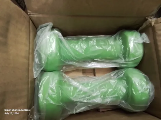 BOXED SET OF 2 X 2KG DUMBBELLS IN GREEN