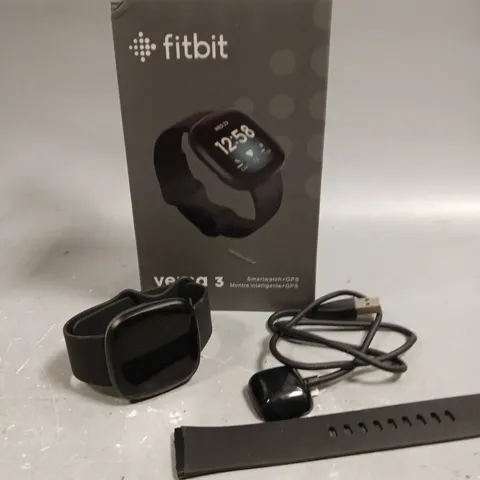 BOXED FITBIT VERSA 3 SMARTWATCH & FITNESS TRACKER 