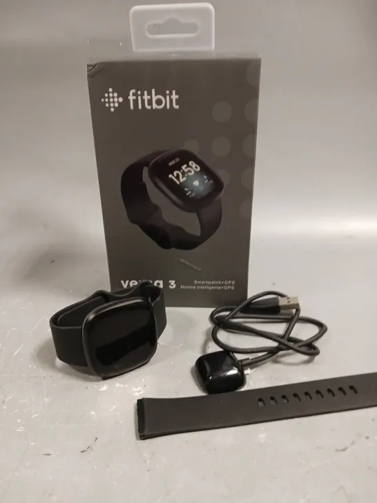 BOXED FITBIT VERSA 3 SMARTWATCH & FITNESS TRACKER 