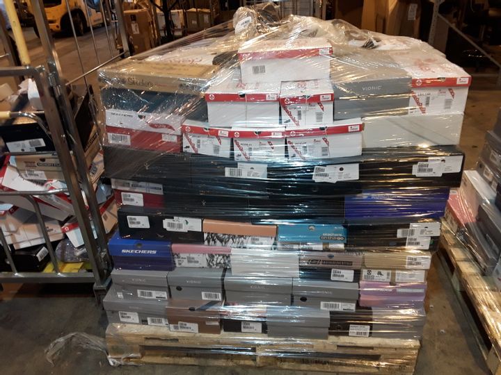 Lot 4013: PALLET OF APPROXIMATELY 106 PAIRS OF ASSORTED SHOES TO