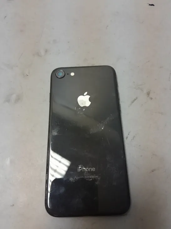 APPLE IPHONE 8