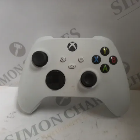 XBOX ONE X CONTROLLER IN WHITE