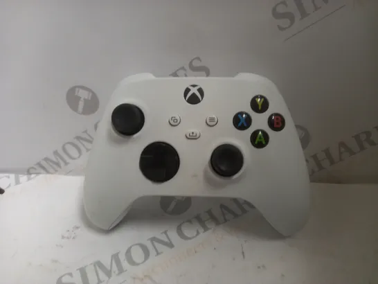 XBOX ONE X CONTROLLER IN WHITE