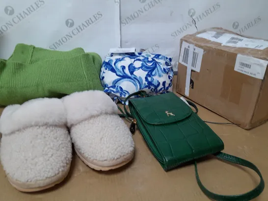 BOX OF APPROX 10 ASSORTED ITEMS TO INCLUDE - CRÈME SLIPPERS, ASHWOOD LEATHER BAG, CLOTHING ITEMS ETC