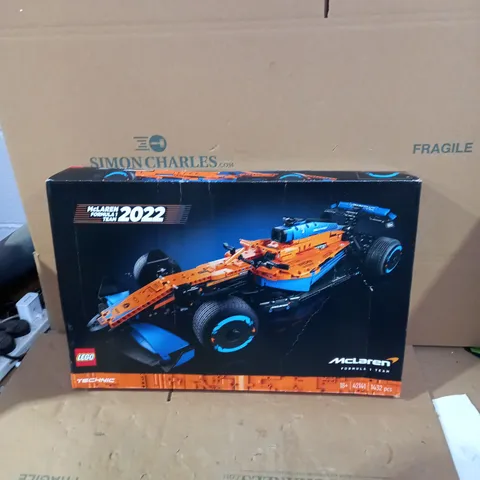 LEGO TECHNIC MCLAREN FORMULA 1 RACE CAR SET 