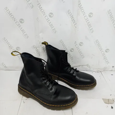 THE ORIGINALS MARKE BOUNCING SOLE BOOT IN BLACK SIZE 47