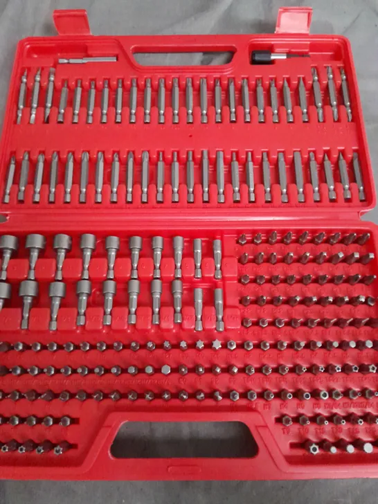 APPROX. 100 PC SCREW BIT SET 