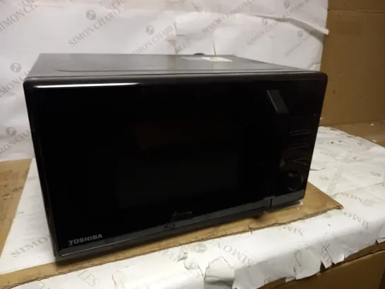 TOSHIBA 950W MICROWAVE OVEN