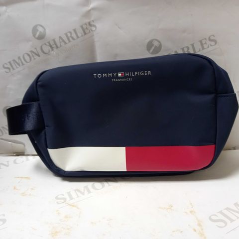 LOT OF APPROX 14 TOMMY HILFIGER SPONGE BAGS 