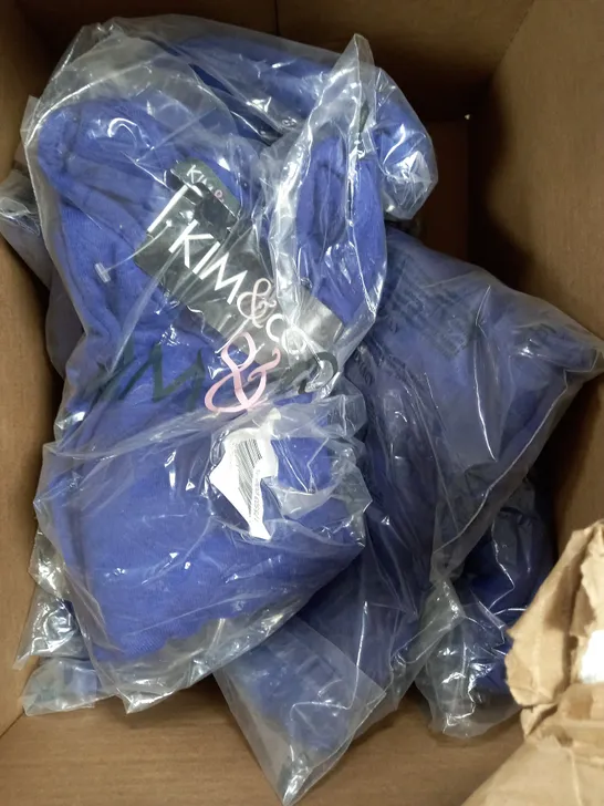 BOX OF APPROXIMATELY 8 KIM & CO LONG SLEEVE JUMPERS IN ROYAL BLUE - XL