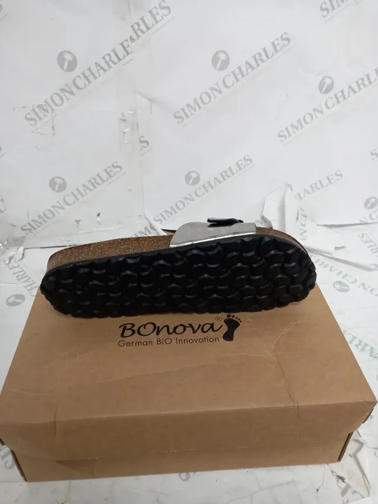 BOXED PAIR OF BONOVA STRAPPED SANDALS - SIZE 5