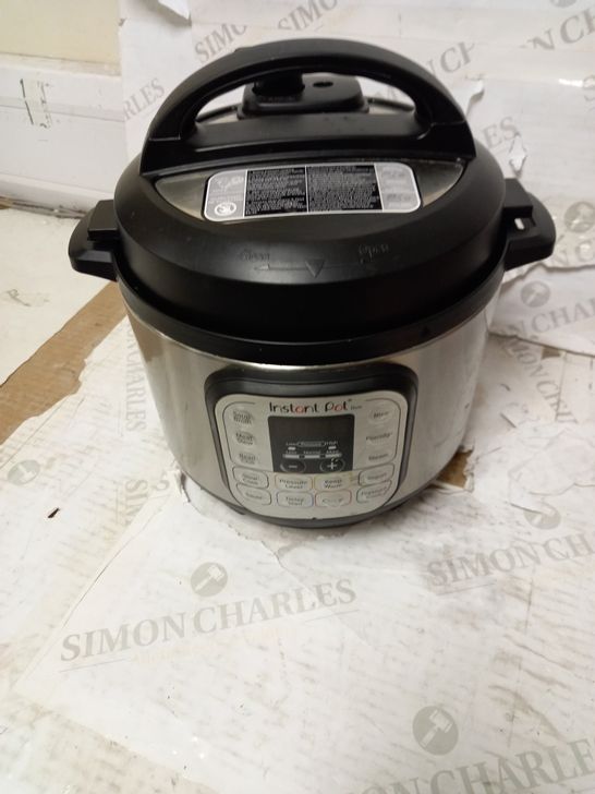 INSTANT POT DUO MINI PRESSURE COOKER