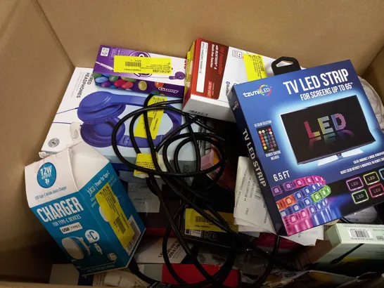 LOT OF APPROX. 20 ASSORTED ELECTRICALS INCLUDING LED STRIPS, HEADPHONES, USB CABLES