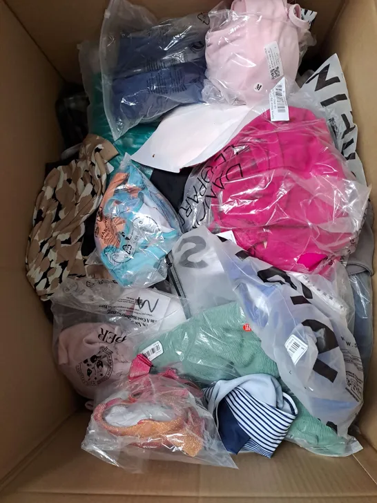 BOX OF APPROXIMATELY 25 ASSORTED CLOTHING ITEMS TO INCLUDE - COAT, DRESS, SWIMWEAR ETC