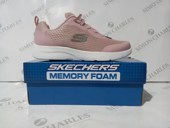 BOXED PAIR OF SKECHERS DYNAMIGHT 2 TRAINERS IN PINK UK SIZE 5