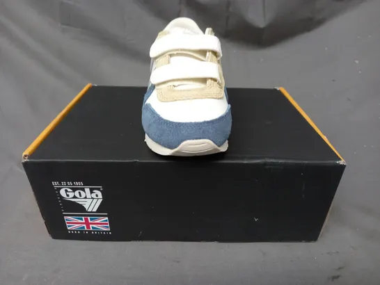 BOXED PAIR OF GOLA DAYTONA KIDS SHOES IN WHITE/BALTIC/SILVER UK SIZE 11