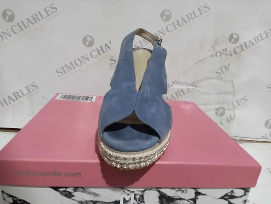 BOX CONTAINING 5 PAIRS OF MODA IN PELLE PERIAR WEDGE LIGHT BLUE SUEDE SANDAL UK SIZE 7