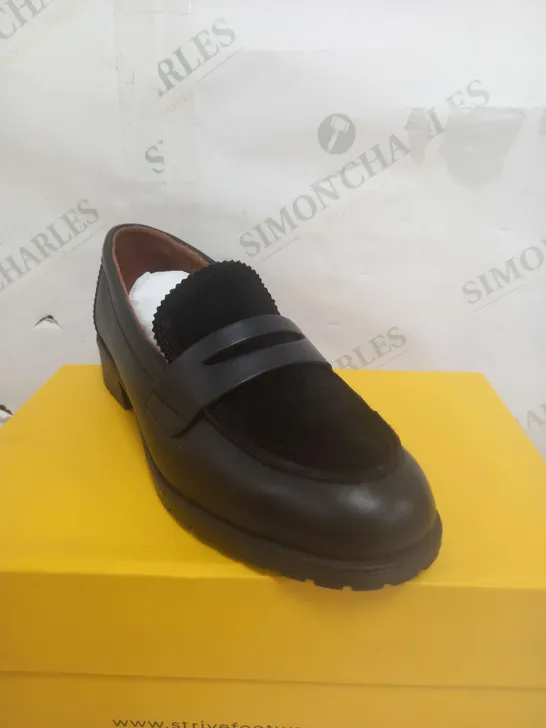 STRIVE SEVILLE BLACK LOAFER SHOE SIZE 5