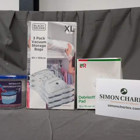 BOX OF APPROXIMATELY 20 ASSORTED HOUSEHOLD ITEMS TO INCLUDE INTERIOR DEHUMIDIFIER, STORAGE BAGS, DEBRISOFT PAD, ETC