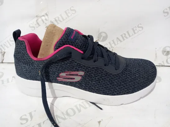 BOXED PAIR OF BLACK AND PINK SKECHERS DYNAMIGHT 2.0 QUICK CONCEPT LACE UP TRAINER - UK SIZE 6 RRP £30