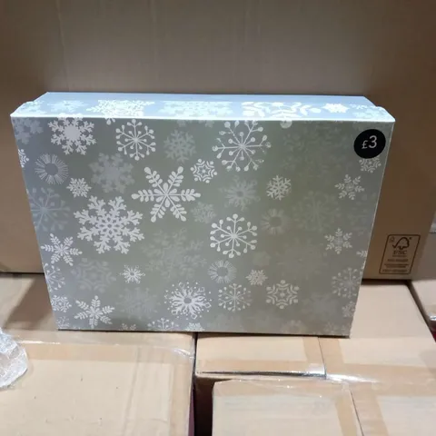 PALLET OF APPROXIMATELY 72 BRAND NEW SIILVER LARGE GIFT BOXES