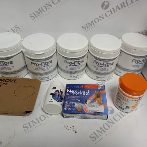 APPROXIMATELY 10 ASSORTED PET HEALTHCARE PRODUCTS TO INCLUDE PRO-FIBRE, NEXGUARD SPECTRA, JOINT CARE PLUS ETC 